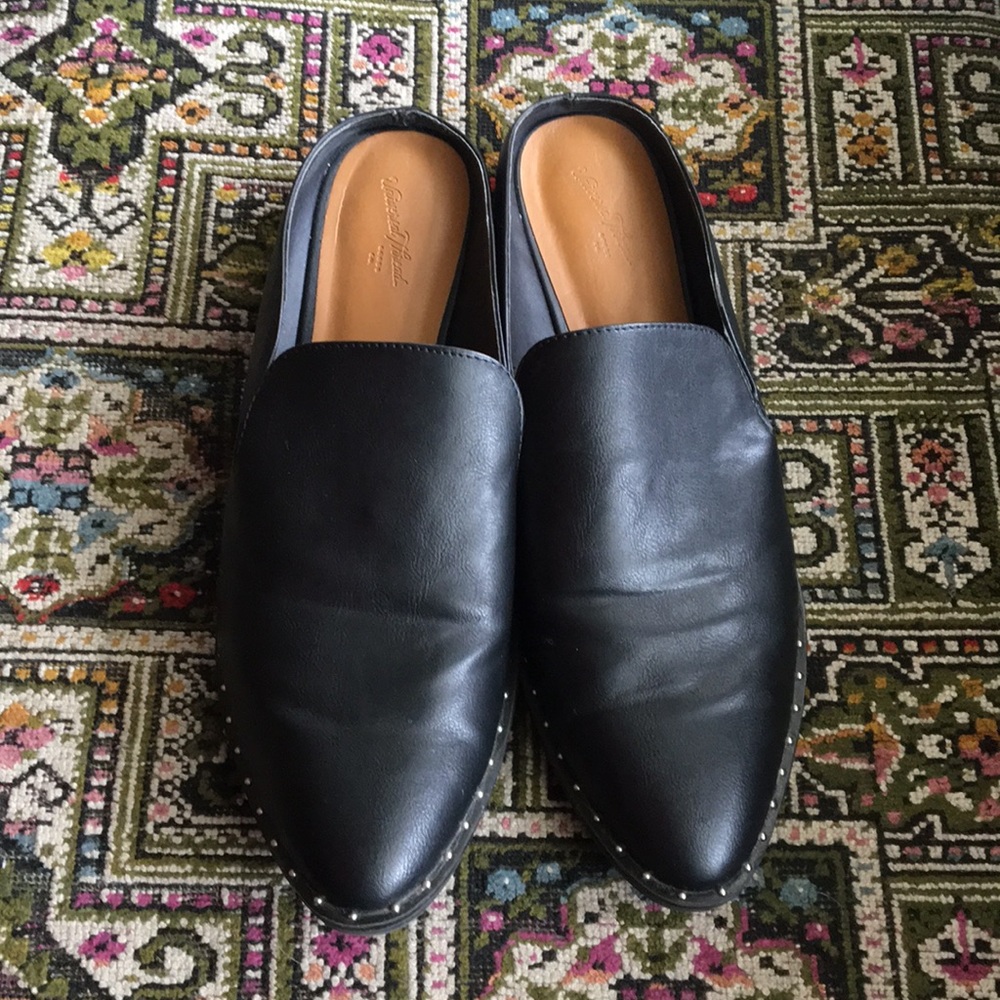 Universal Thread mules